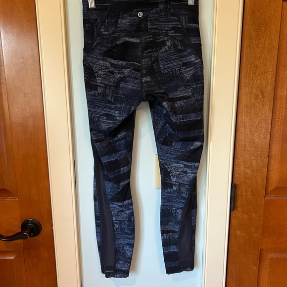 Lululemon Pattern Legging with Mesh - Picture 3 of 5